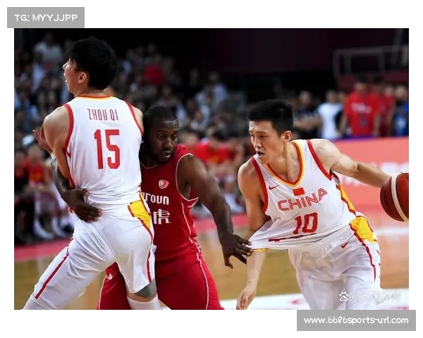 从球员到教练：周鹏的成长之路与全新身份的挑战(周鹏持球能力)